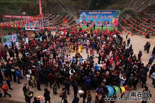 泸州合江五通镇:苗家踩山节闹新年(图7) 泸州合江五通镇:苗家踩山节闹新年(图7)