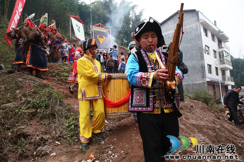 泸州合江五通镇:苗家踩山节闹新年(图4) 泸州合江五通镇:苗家踩山节闹新年(图4)