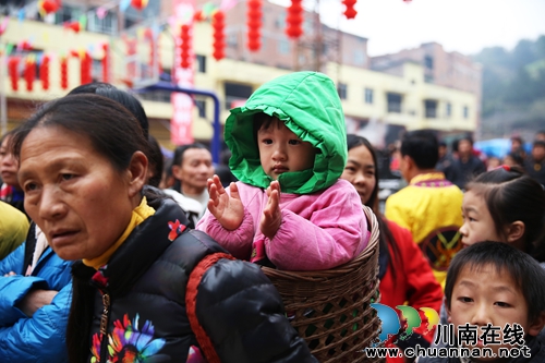 泸州合江五通镇:苗家踩山节闹新年(图8) 泸州合江五通镇:苗家踩山节闹新年(图8)