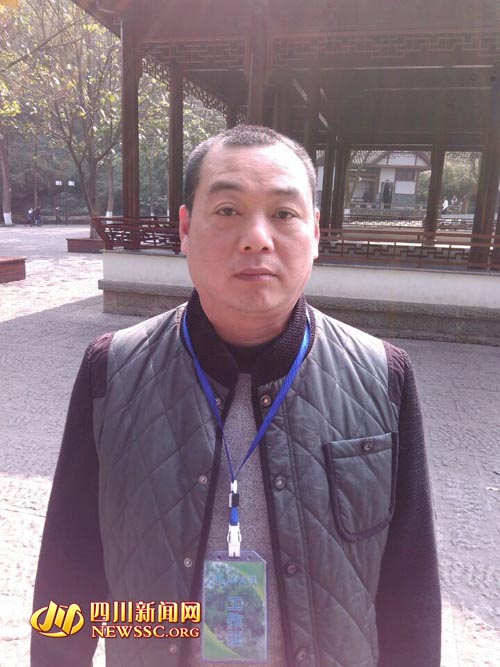 泸州女子将10岁女儿推入湖中&nbsp;漠然看其挣扎(图2)