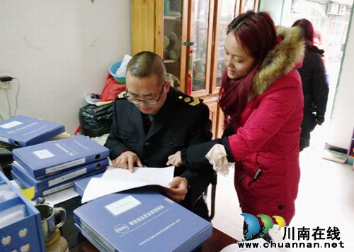 红星街道开展春期校园食品安全检查让学生吃得放心(图1)