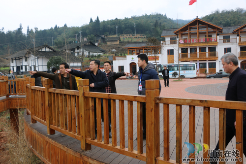 后山镇：参观学习叙永县扶贫开发示范点(图1)