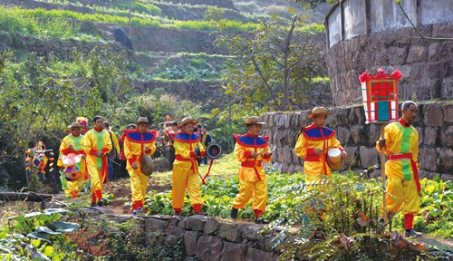 花灯之乡的“守灯人” 记古蔺花灯传承人姚占楷(图3) 花灯之乡的“守灯人” 记古蔺花灯传承人姚占楷(图3)