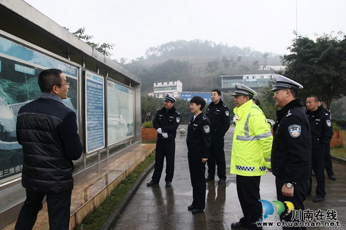 省交通厅领导检查宜宾县春运后期交通安全工作(图2) 省交通厅领导检查宜宾县春运后期交通安全工作(图2)