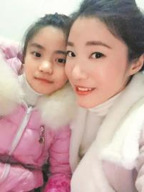 自贡:姐姐捐骨髓救妹 手术在即缺救命钱(图1) 自贡:姐姐捐骨髓救妹 手术在即缺救命钱(图1)