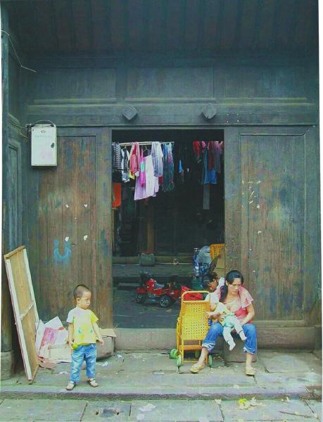 市民创作钢笔画 重温宜宾老街生活(图1) 市民创作钢笔画 重温宜宾老街生活(图1)