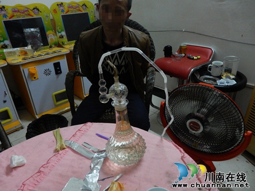 泸县两天抓获8名涉毒人员 破获涉毒案件多起(图2) 泸县两天抓获8名涉毒人员 破获涉毒案件多起(图2)