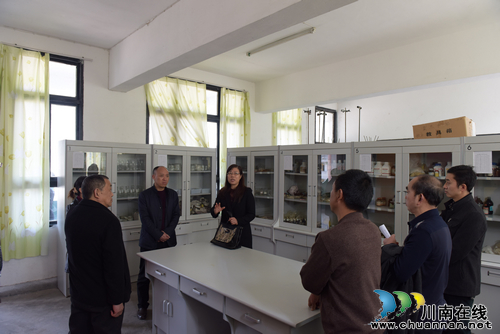 泸州市教育局纪委书记龙建国检查叙永开学工作(图2) 泸州市教育局纪委书记龙建国检查叙永开学工作(图2)