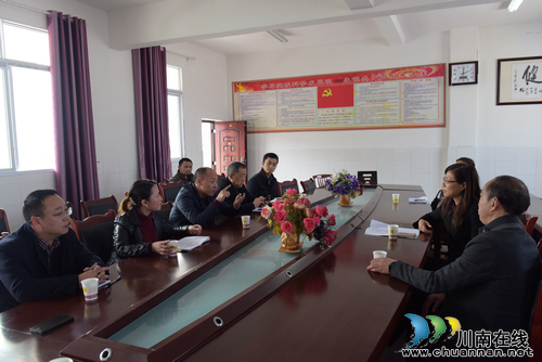 泸州市教育局纪委书记龙建国检查叙永开学工作(图1) 泸州市教育局纪委书记龙建国检查叙永开学工作(图1)