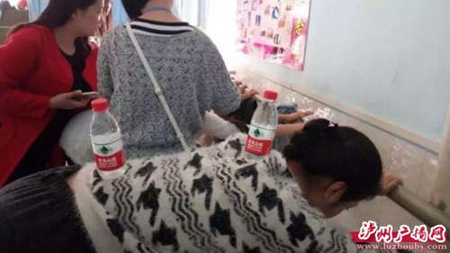 美貌与智慧并存 260名志愿者将服务酒博会(图2) 美貌与智慧并存 260名志愿者将服务酒博会(图2)
