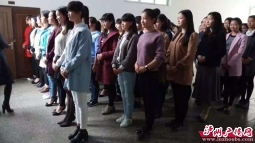 美貌与智慧并存 260名志愿者将服务酒博会(图1) 美貌与智慧并存 260名志愿者将服务酒博会(图1)
