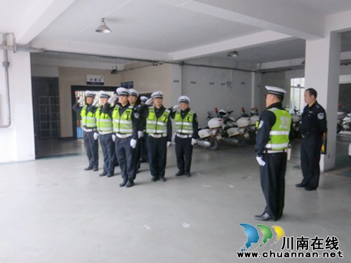 泸县公安局交警大队强化队伍训练(图1)