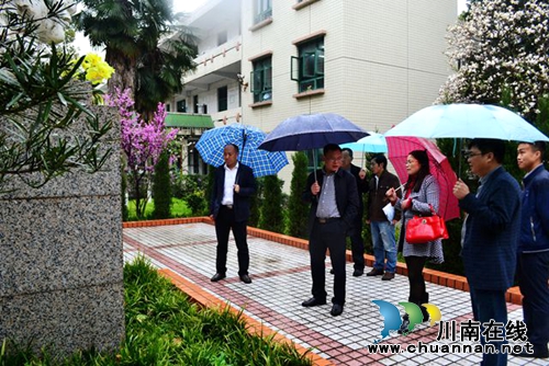 叙永县领导莅临叙永一中调研指导学校工作(图1) 叙永县领导莅临叙永一中调研指导学校工作(图1)