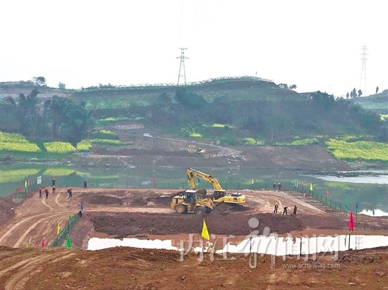 内江城市过境高速公路沱江特大桥建设有序推进(图1) 内江城市过境高速公路沱江特大桥建设有序推进(图1)