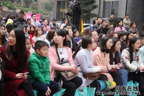 “超级女声”泸州二十强诞生(图3) “超级女声”泸州二十强诞生(图3)