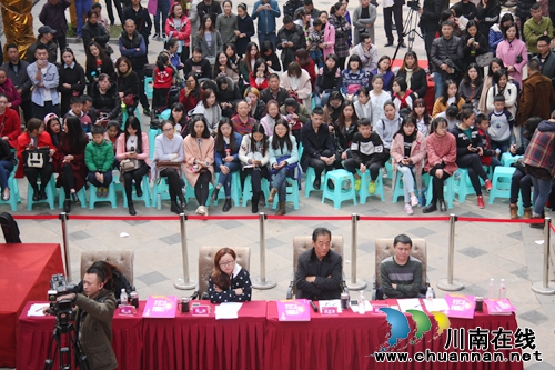 “超级女声”泸州二十强诞生(图5) “超级女声”泸州二十强诞生(图5)