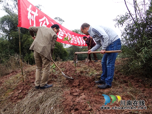 特兴镇：村企结对共建&nbsp;&nbsp;助力精准扶贫(图2)