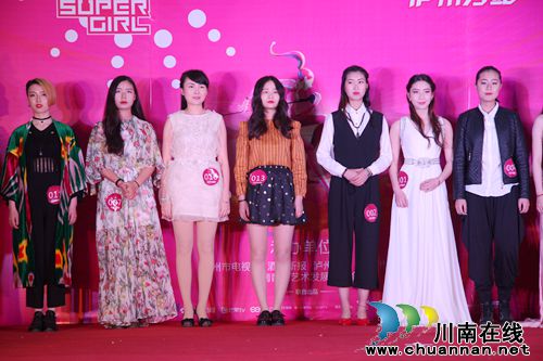 参赛年龄最大58岁 泸州超女10强昨晚揭晓(图3) 参赛年龄最大58岁 泸州超女10强昨晚揭晓(图3)