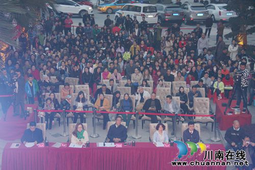 参赛年龄最大58岁 泸州超女10强昨晚揭晓(图11) 参赛年龄最大58岁 泸州超女10强昨晚揭晓(图11)
