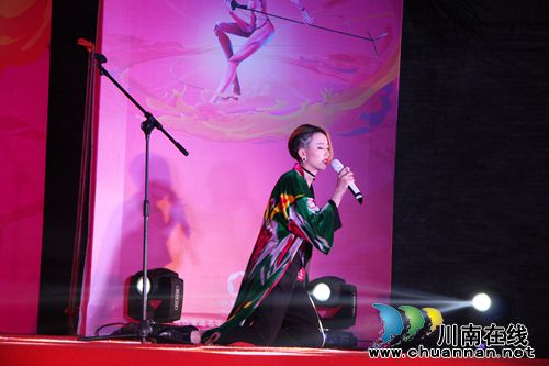 参赛年龄最大58岁 泸州超女10强昨晚揭晓(图15) 参赛年龄最大58岁 泸州超女10强昨晚揭晓(图15)