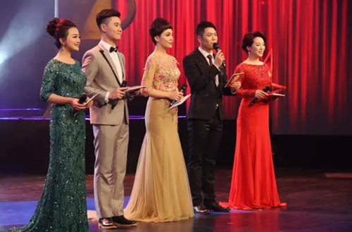 全国品酒师大赛颁奖晚会在泸州电视台浓情上演(图2) 全国品酒师大赛颁奖晚会在泸州电视台浓情上演(图2)
