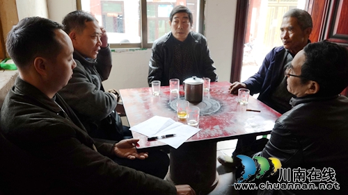 古蔺县国土资源局深入基层开展扶贫工作(图4) 古蔺县国土资源局深入基层开展扶贫工作(图4)