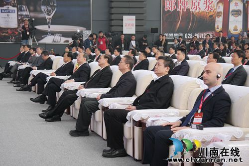 2016中国国际酒业博览会在泸州隆重开幕(图9) 2016中国国际酒业博览会在泸州隆重开幕(图9)