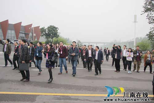 2016中国国际酒业博览会在泸州隆重开幕(图12) 2016中国国际酒业博览会在泸州隆重开幕(图12)