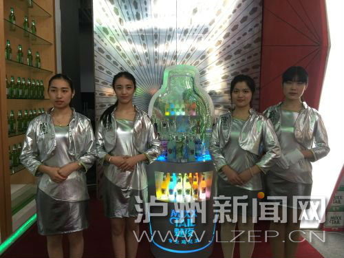 酒博会啤酒展区精彩纷呈 美酒音乐完美呈现(图2) 酒博会啤酒展区精彩纷呈 美酒音乐完美呈现(图2)