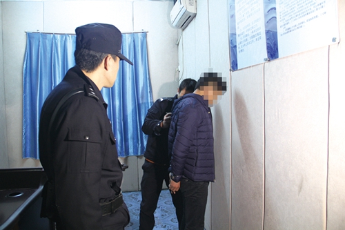 “国际刑警”骗钱为哪般(图1)