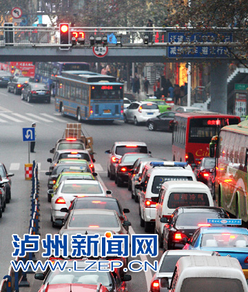 泸州部分区域对“黄标车”实施限行(图1) 泸州部分区域对“黄标车”实施限行(图1)