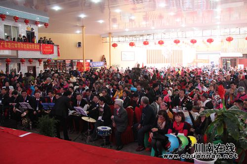 广阔天地终身难忘 全国知青相聚泸州(图1) 广阔天地终身难忘 全国知青相聚泸州(图1)