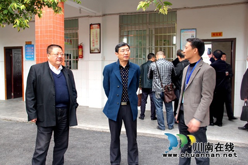 遂宁市来泸考察学习“三开”“三开放”工作(图1) 遂宁市来泸考察学习“三开”“三开放”工作(图1)