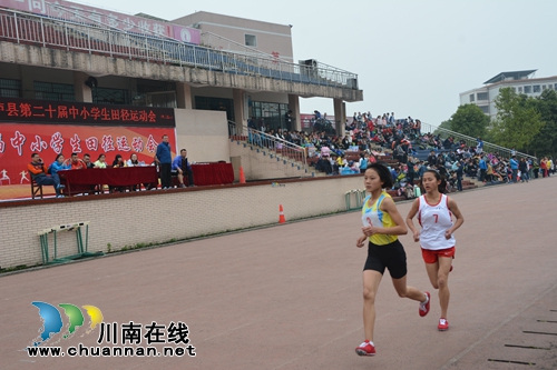泸县第20届中小学生运动会 泸县一中创佳绩(图3) 泸县第20届中小学生运动会 泸县一中创佳绩(图3)