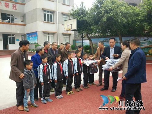 湖南爱心人士捐助泸州贫困学生&nbsp;我们该咋做？(图1)