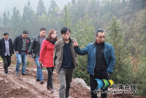 古蔺：现场办公共同决策&nbsp;聚智汇力精准扶贫(图2)
