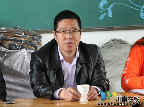 泸州市红星志愿者协会 “爱心包”送给村小孩子(图2) 泸州市红星志愿者协会 “爱心包”送给村小孩子(图2)
