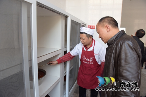 叙永县教育系统开展学校工作暗访督查(图3) 叙永县教育系统开展学校工作暗访督查(图3)