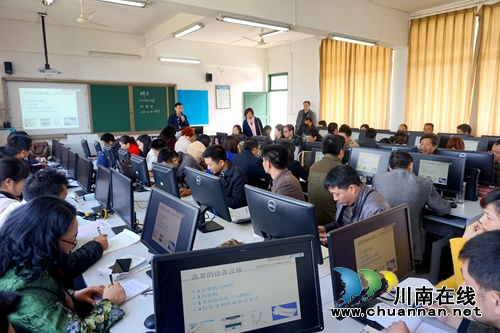 叙永学校图书“大搬家” 学生“点单”即读(图1) 叙永学校图书“大搬家” 学生“点单”即读(图1)