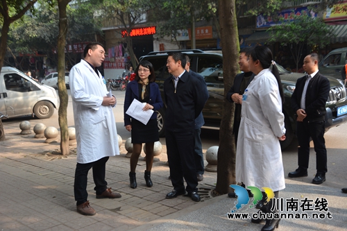 江阳区调研督查泰安街道脱贫攻坚项目推进情况(图1) 江阳区调研督查泰安街道脱贫攻坚项目推进情况(图1)
