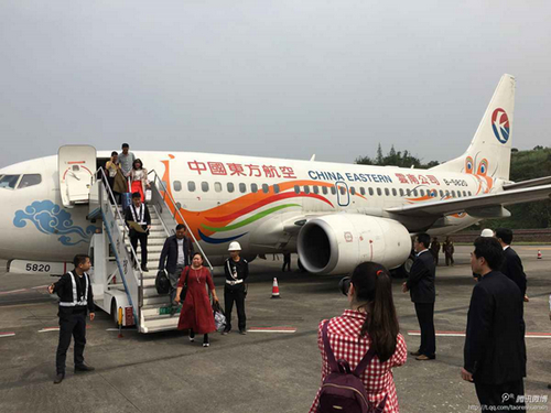 泸州至武汉航线昨日开通 每周二四六七往返(图2) 泸州至武汉航线昨日开通 每周二四六七往返(图2)