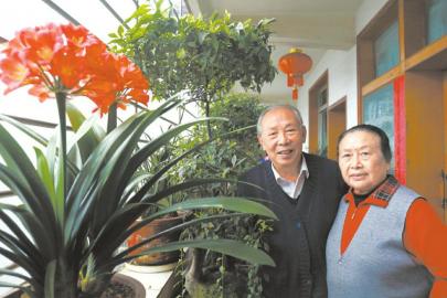 72张票据 记录宜宾“雷锋夫妇”30年慈善路(图2) 72张票据 记录宜宾“雷锋夫妇”30年慈善路(图2)