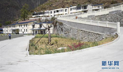 清明节重访芦山灾区 触摸那些坚强与温暖(图1) 清明节重访芦山灾区 触摸那些坚强与温暖(图1)