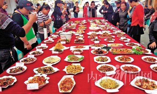 内江市今年将打造15户“大千美食示范店”(图1) 内江市今年将打造15户“大千美食示范店”(图1)
