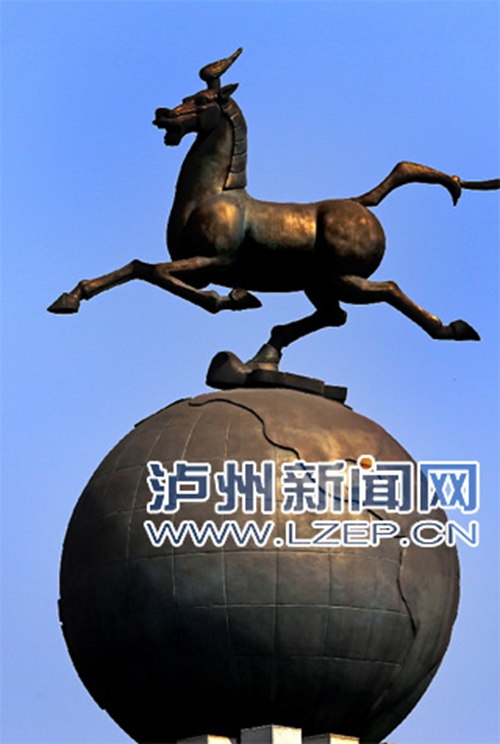 天啊天!泸州沱二桥“马踏飞燕”要搬家了!(图1) 天啊天!泸州沱二桥“马踏飞燕”要搬家了!(图1)