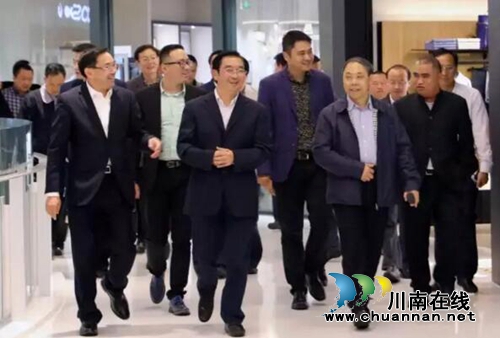 两任泸州市委书记 共同调研佳乐世纪城建设发展(图1) 两任泸州市委书记 共同调研佳乐世纪城建设发展(图1)