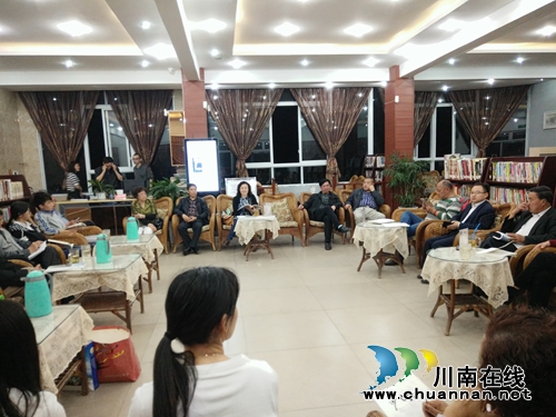 合江县作协举办散文专题文学沙龙(图1) 合江县作协举办散文专题文学沙龙(图1)
