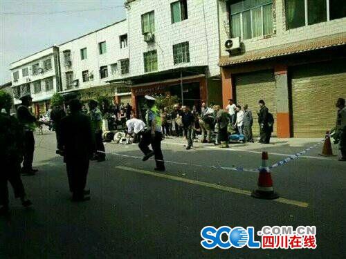 泸县嘉明:两摩托车碰撞致2人死亡(图3) 泸县嘉明:两摩托车碰撞致2人死亡(图3)