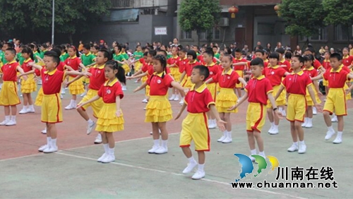 纳溪逸夫小学：校园运动会学生初试“奥运梦”(图2)