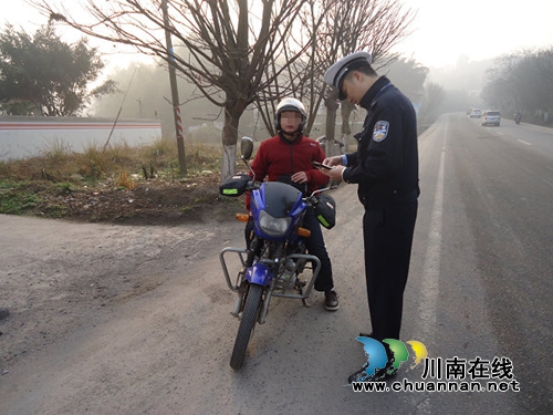 泸县得胜开展道路交通安全大检查(图1) 泸县得胜开展道路交通安全大检查(图1)